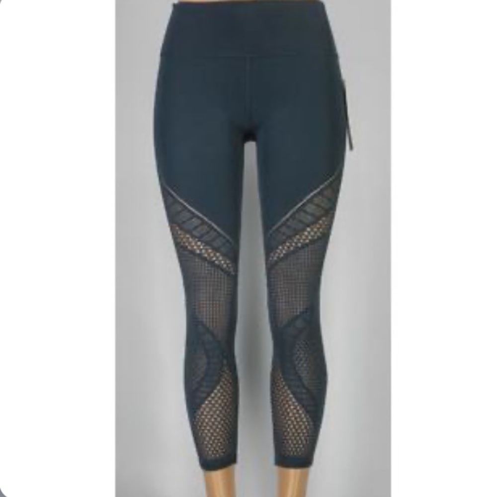 Lululemon reveal tights